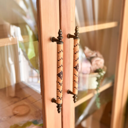 Flora Handle